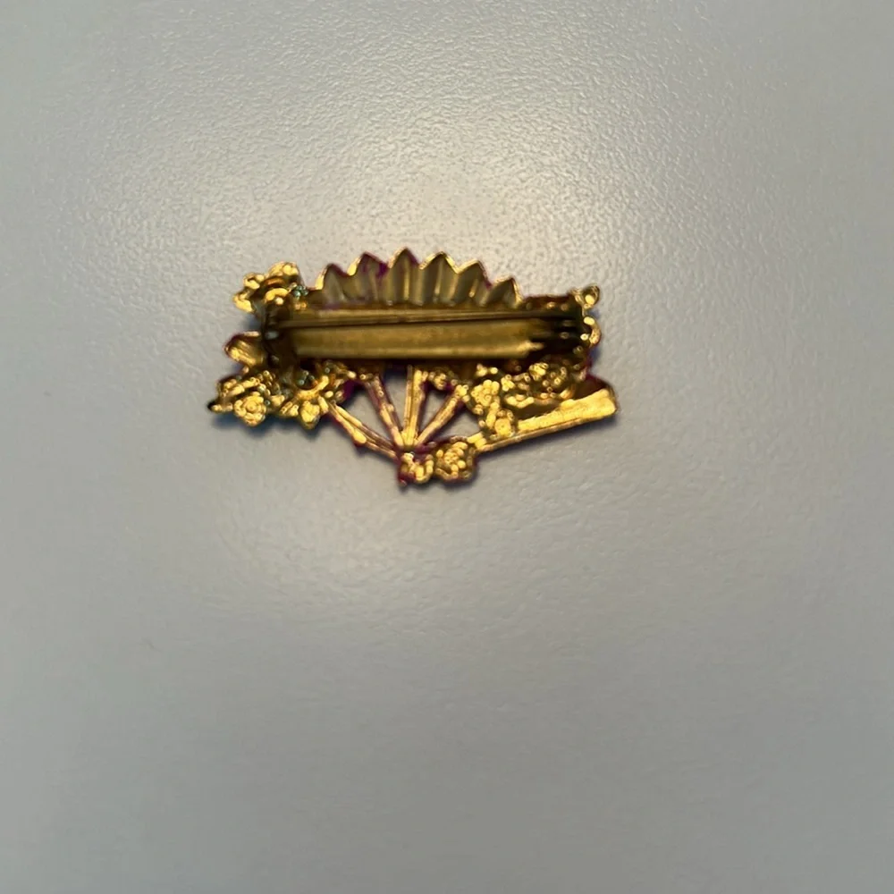 Vintage mini fuchsia bejeweled fan brooch pin